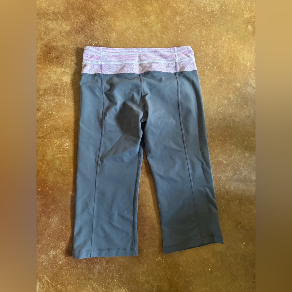 Lululemon Gray Cropped Reversible Leggings